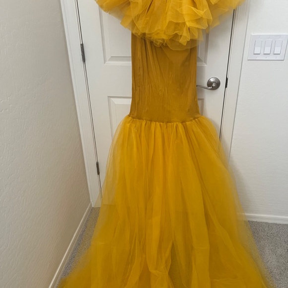 Yellow photoshoot maternity dress - Picture 4 of 6